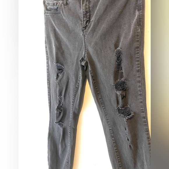 Torrid Womens Distressed Ripped Sky High Skinny Black Jeans Size 16 - Picture 4 of 9